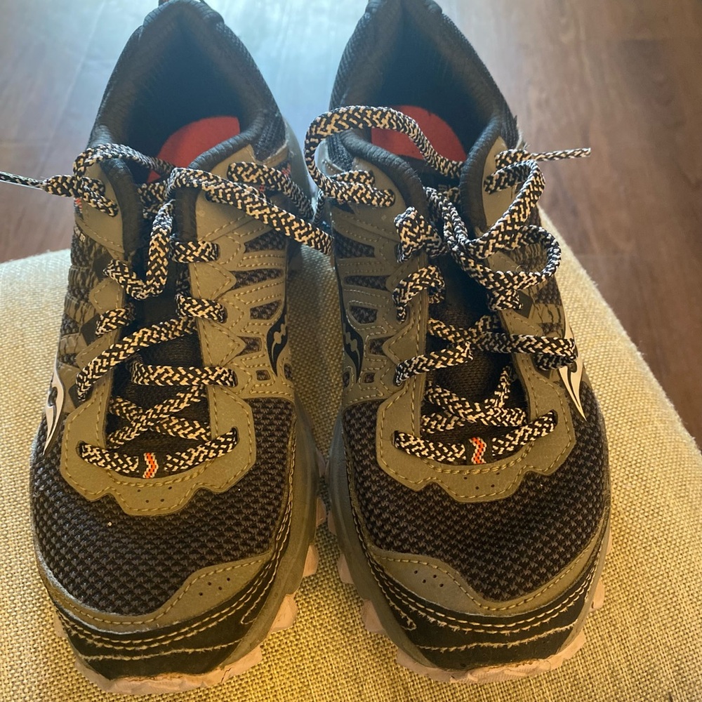 Saucony “Excursion trl” women’s athletic and hiking sneakers.